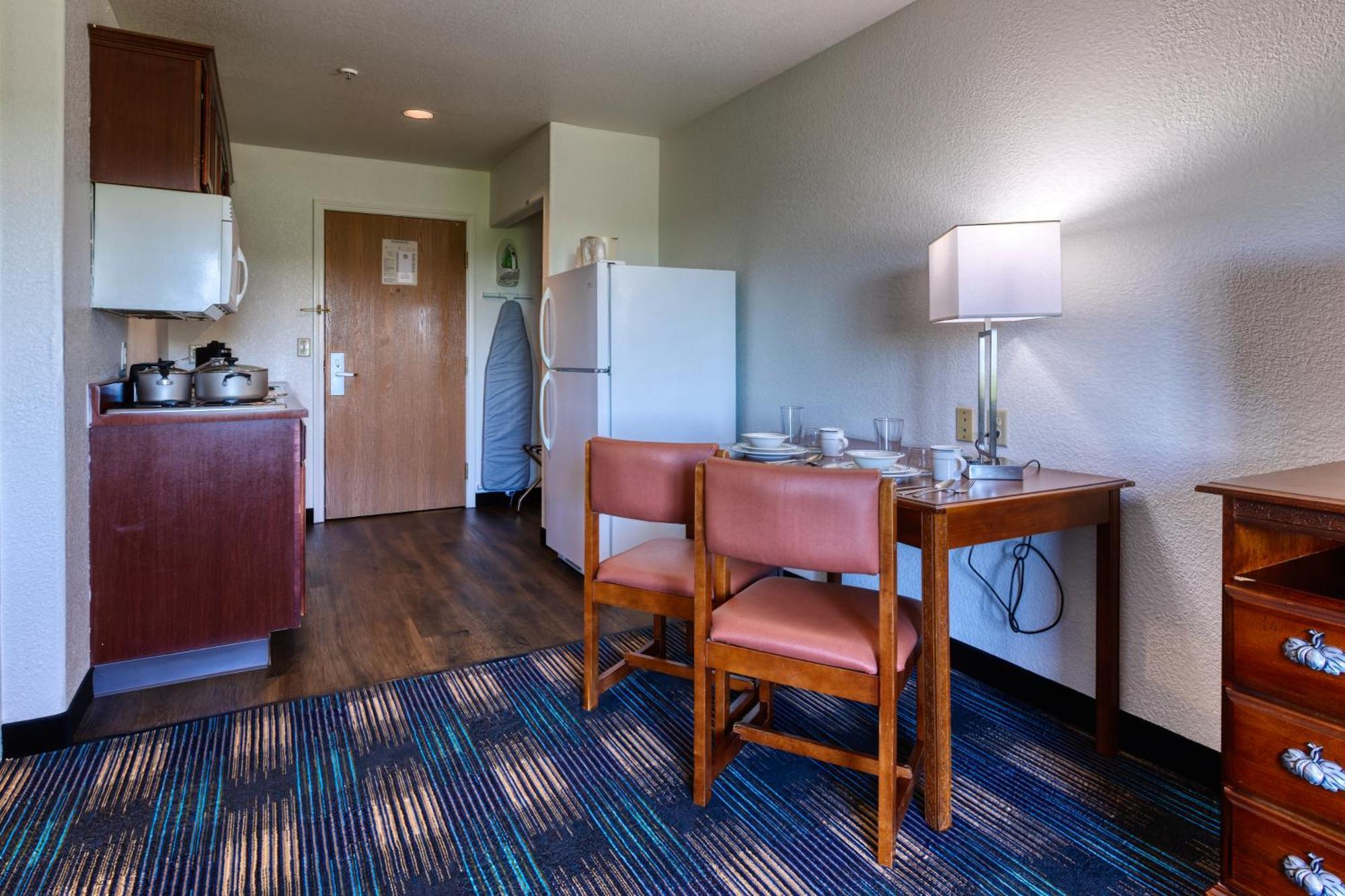 All Towne Suites Saint Robert Eksteriør billede